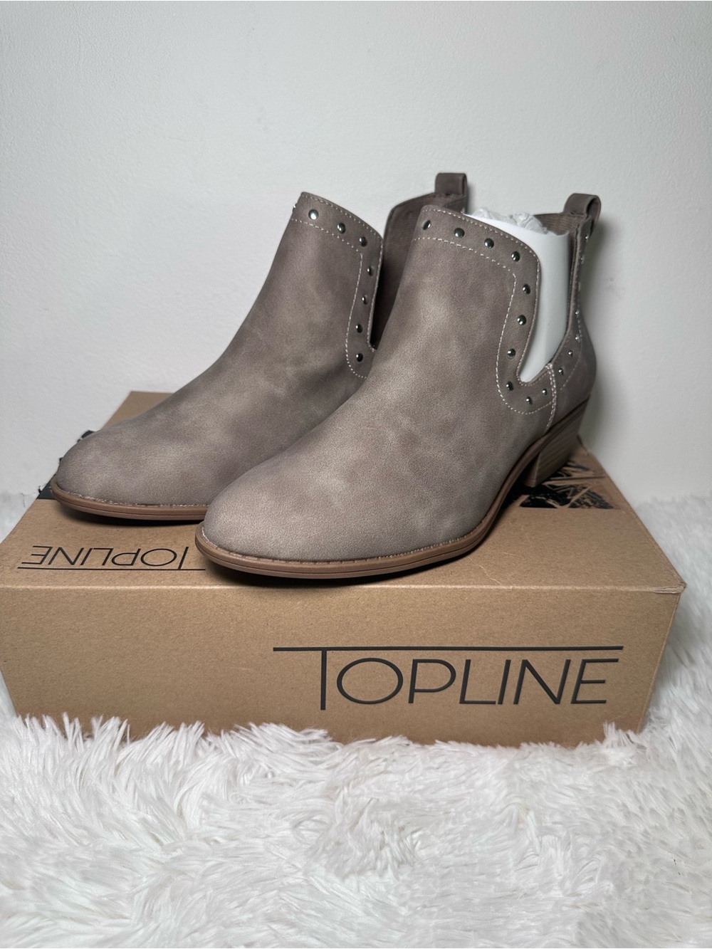 NIB Topline Gray Brown Suede Ankle Boots Size 9